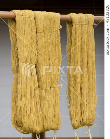 Plant dyeing Plant dyeing 45132826
