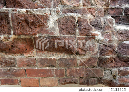 前日本帝國軍東京砲兵工廠廢墟的基礎磚 45133225