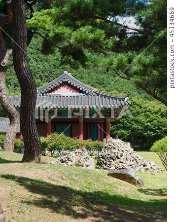 Traditional Korean house, Hanok 45134669