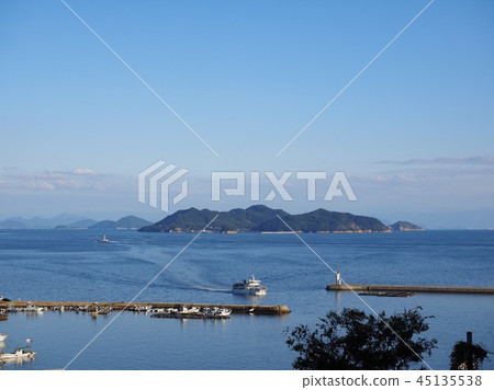 Landscape of Seto Inland Sea and Yadoshima seen from Tonoura Iooji Temple Landscape of Seto Inland Sea and Yadoshima seen from Tonoura Iooji Temple 45135538