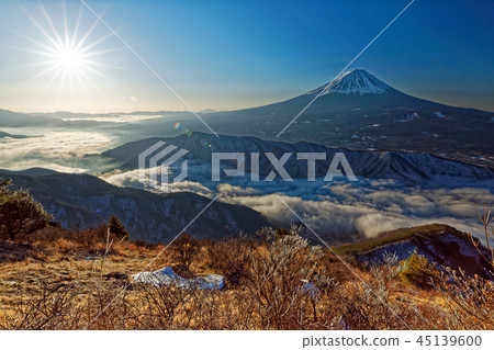 早上從富山山和Yukitogatake山的富士山 早上從富山山和Yukitogatake山的富士山 45139600