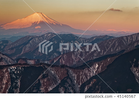 從Sanno塔看到的Tanzawa前山脊·富士山 45140567