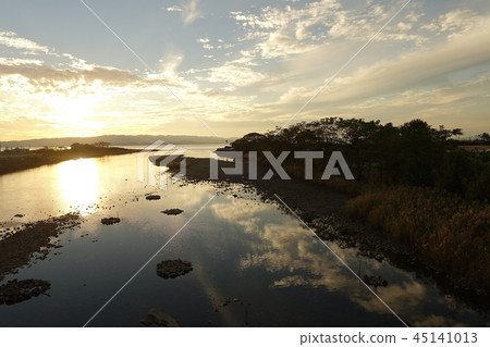 Beautiful Omura Bay (Viewing Omura Bay from the mouth of the Korikawa River) Beautiful Omura Bay (Viewing Omura Bay from the mouth of the Korikawa River) 45141013