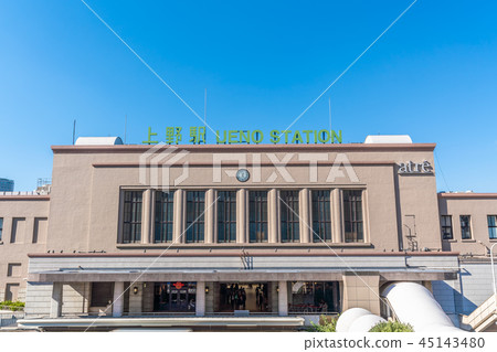 在上野附近的都市風景與清楚的秋天 在上野附近的都市風景與清楚的秋天 45143480
