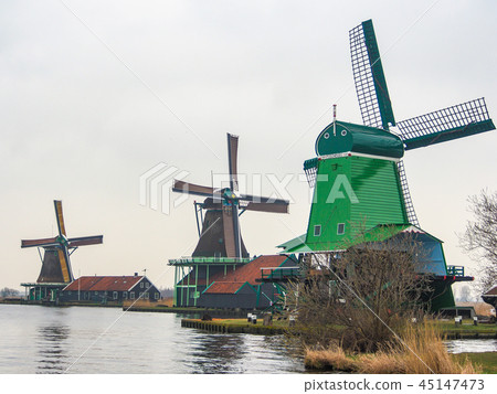 Historic windmills at Zaanse Schans Historic windmills at Zaanse Schans 45147473