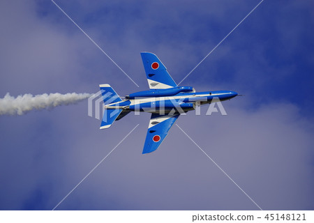 Blue Impulse's artistic flight 45148121