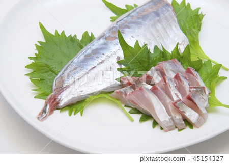 內圓角（籬芭）和馬鯖魚生魚片的圖像 45154327