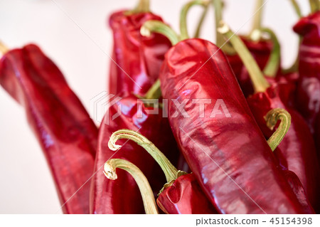 Well-dried red pepper 45154398