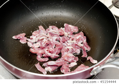 攪拌豬肉（豬肉烹飪時） 45154444