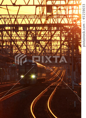 西宮站附近的黎明軌道 45159033