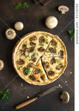 Mushroom Quiche Pie 45159768