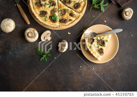 Mushroom Quiche Pie 45159783
