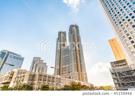 Urban scenery around Nishi Shinjuku in the autumn sunny Urban scenery around Nishi Shinjuku in the autumn sunny 45159948