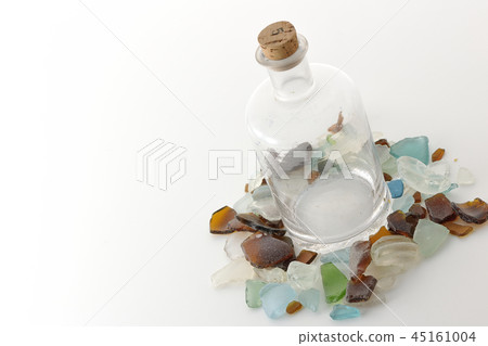 Glass bottle and sea glass Glass bottle and sea glass 45161004