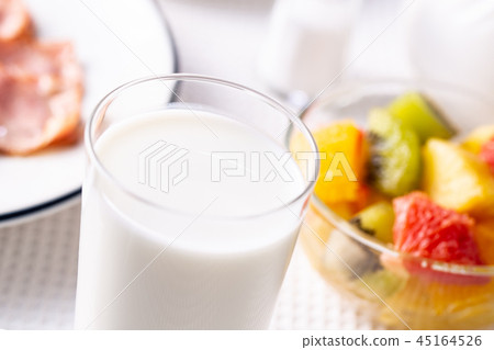 早餐〜牛奶 45164526