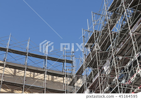 腳手架工作建築藍天 腳手架工作建築藍天 45164595