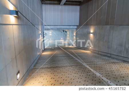 Underground carpark 45165782