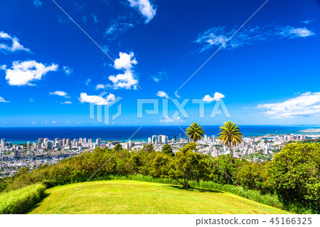 "Hawaii" Panoramic view of Honolulu from the Tantalus Hill 45166325