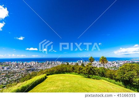 "Hawaii" Panoramic view of Honolulu from the Tantalus Hill 45166355