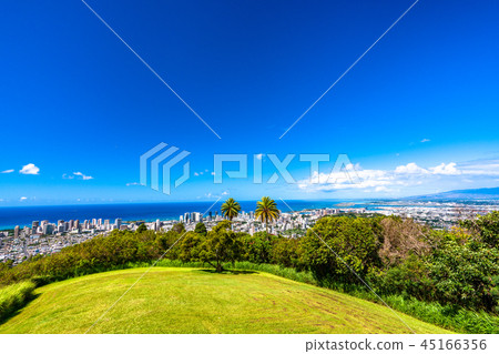 "Hawaii" Panoramic view of Honolulu from the Tantalus Hill 45166356