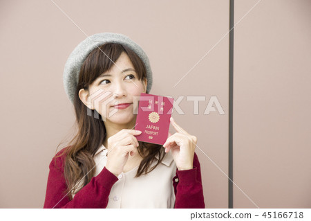 有護照的女人 有護照的女人 45166718