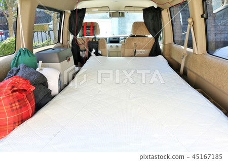 Minivan's in the car Minivan's in the car 45167185