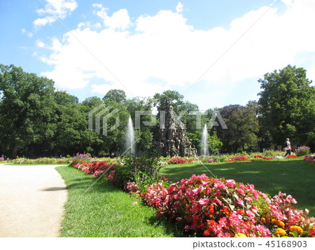 Summer Garden 45168903
