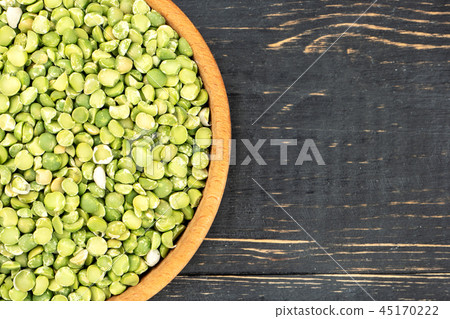 Dry green peas in bowl Dry green peas in bowl 45170222