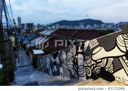 Ihwa mural village at sunset Ihwa mural village at sunset 45172066