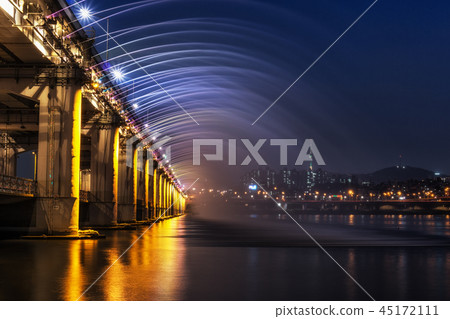 Banpo Bridge Rainbow Fountain 45172111