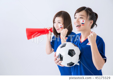 Female supporters to support Female supporters to support 45173329