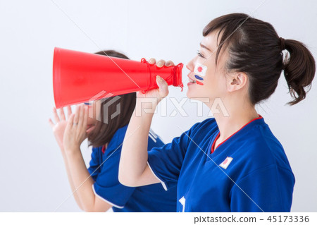 Female supporters to support 45173336