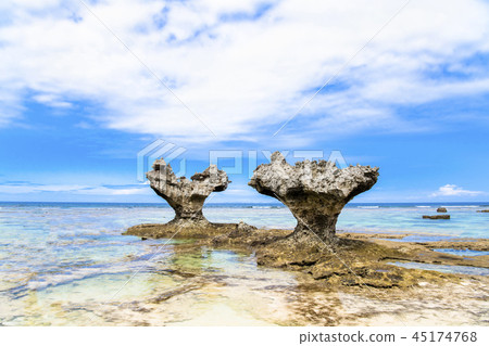 沖繩島Kouri海島心臟岩石 沖繩島Kouri海島心臟岩石 45174768