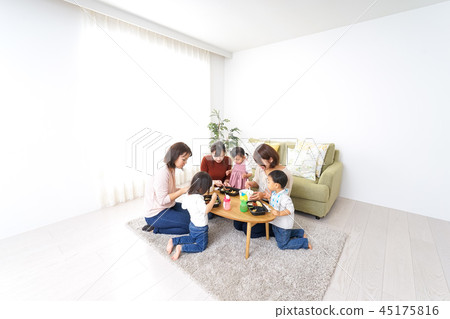 Children and mothers who eat rice Children and mothers who eat rice 45175816