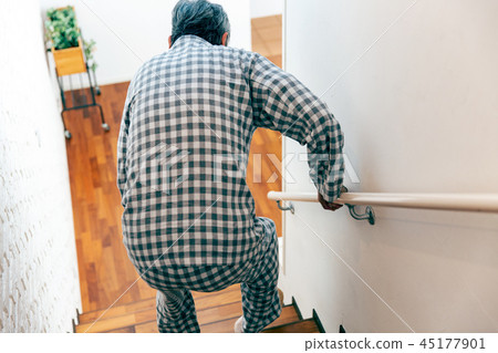 Senior stairs hard 45177901