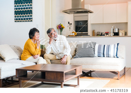 Senior couple house living 45178319