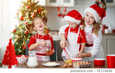 happy family bake christmas cookies happy family bake christmas cookies 45178888