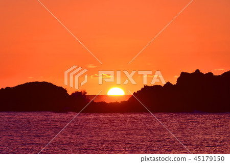 Sunset at Nezugaseki Lighthouse Sunset at Nezugaseki Lighthouse 45179150