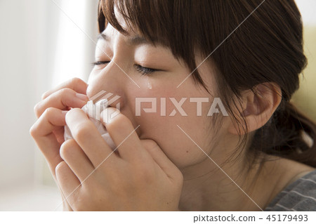 女人在哭 45179493