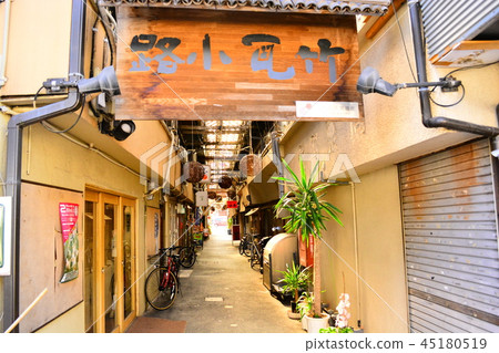 Entrance of bamboo tile alley 45180519