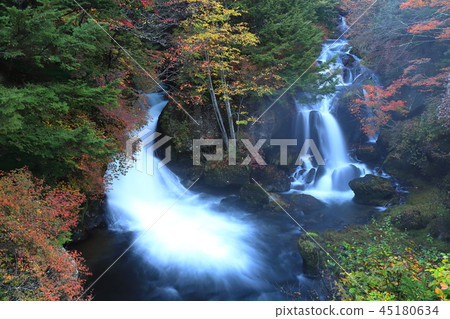 Crown waterfall 45180634