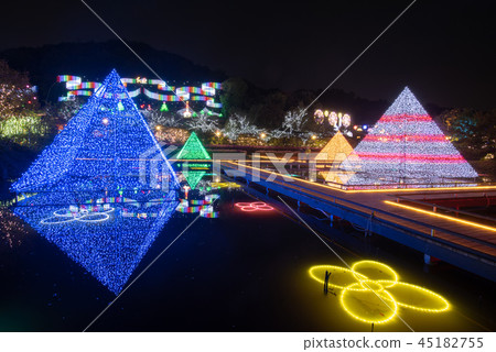 足利花卉公園照明金字塔的光 足利花卉公園照明金字塔的光 45182755