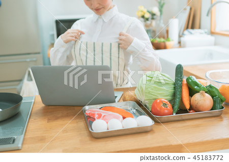 Housewife, housewife, pc 45183772