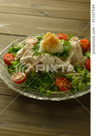 冷涮鍋(磨碎的蘿蔔蘿蔔) 冷涮鍋(磨碎的蘿蔔蘿蔔) 45187544