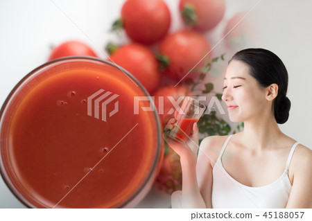 番茄汁和女人 45188057