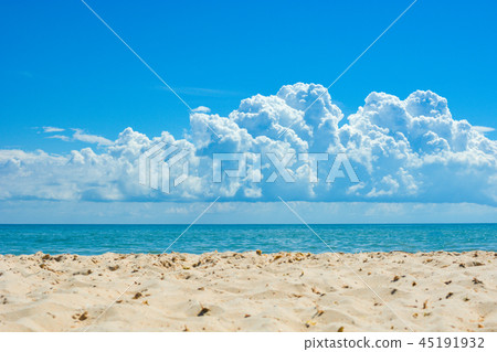 Beach, sea, big white cloud. Sunny. 45191932