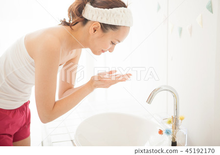 Cleansing young woman 45192170
