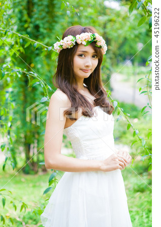 Woman wedding 45196222