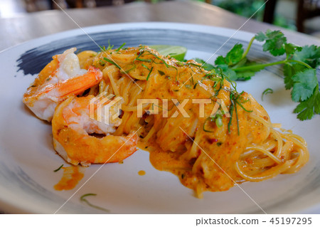 Spaghetti with Tom Yum Kung Spaghetti with Tom Yum Kung 45197295