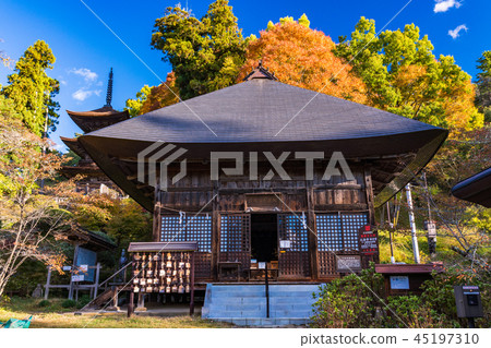 (Nagano Prefecture) National Treasure Daihoji Triple Pagoda Kanondo 45197310